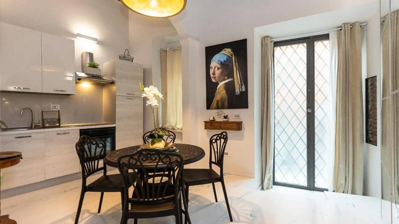 Giulia Apartment-Rental In Rome Italy